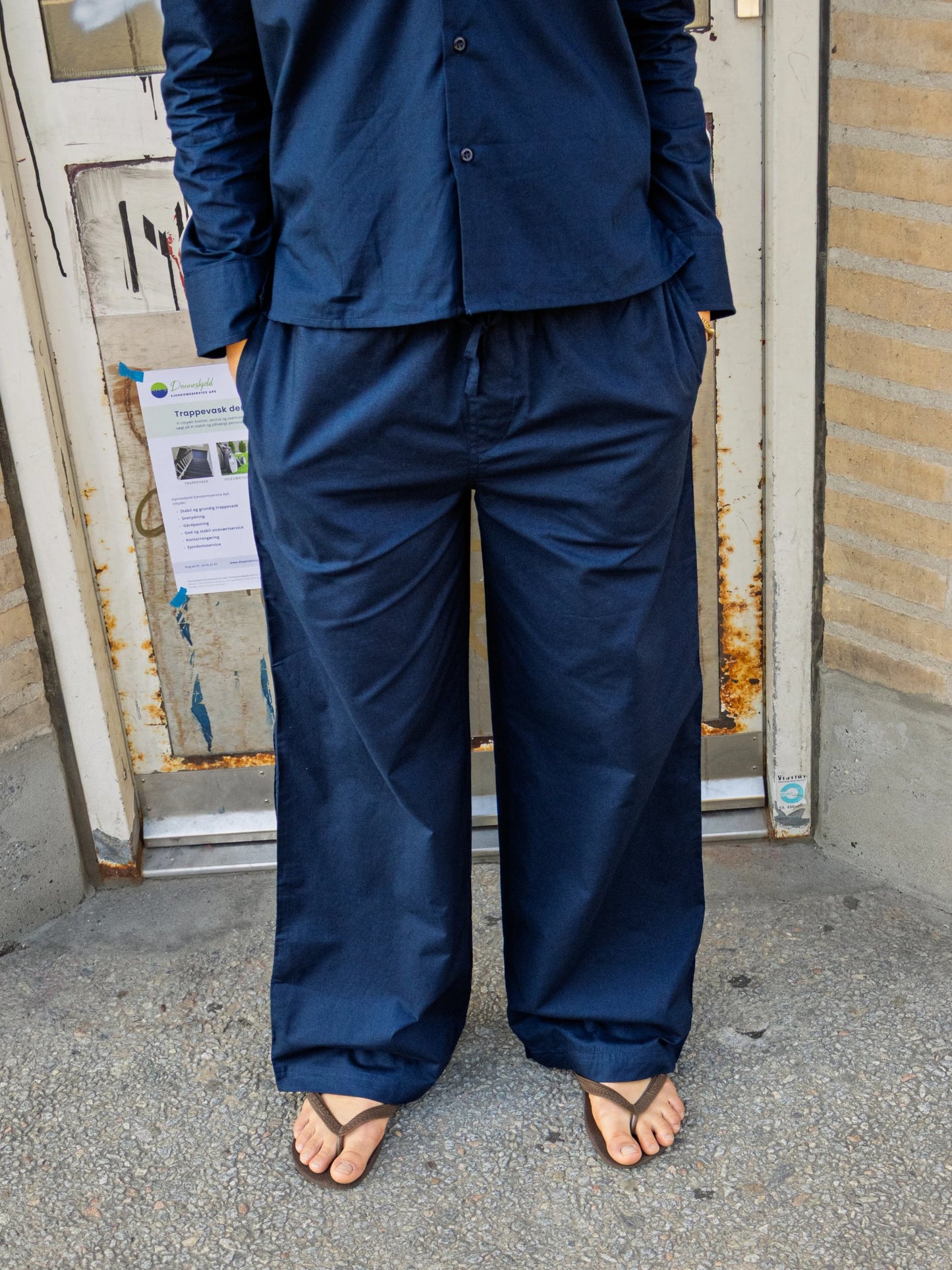 Kajsa is 174 cm tall and wears size S. | navy