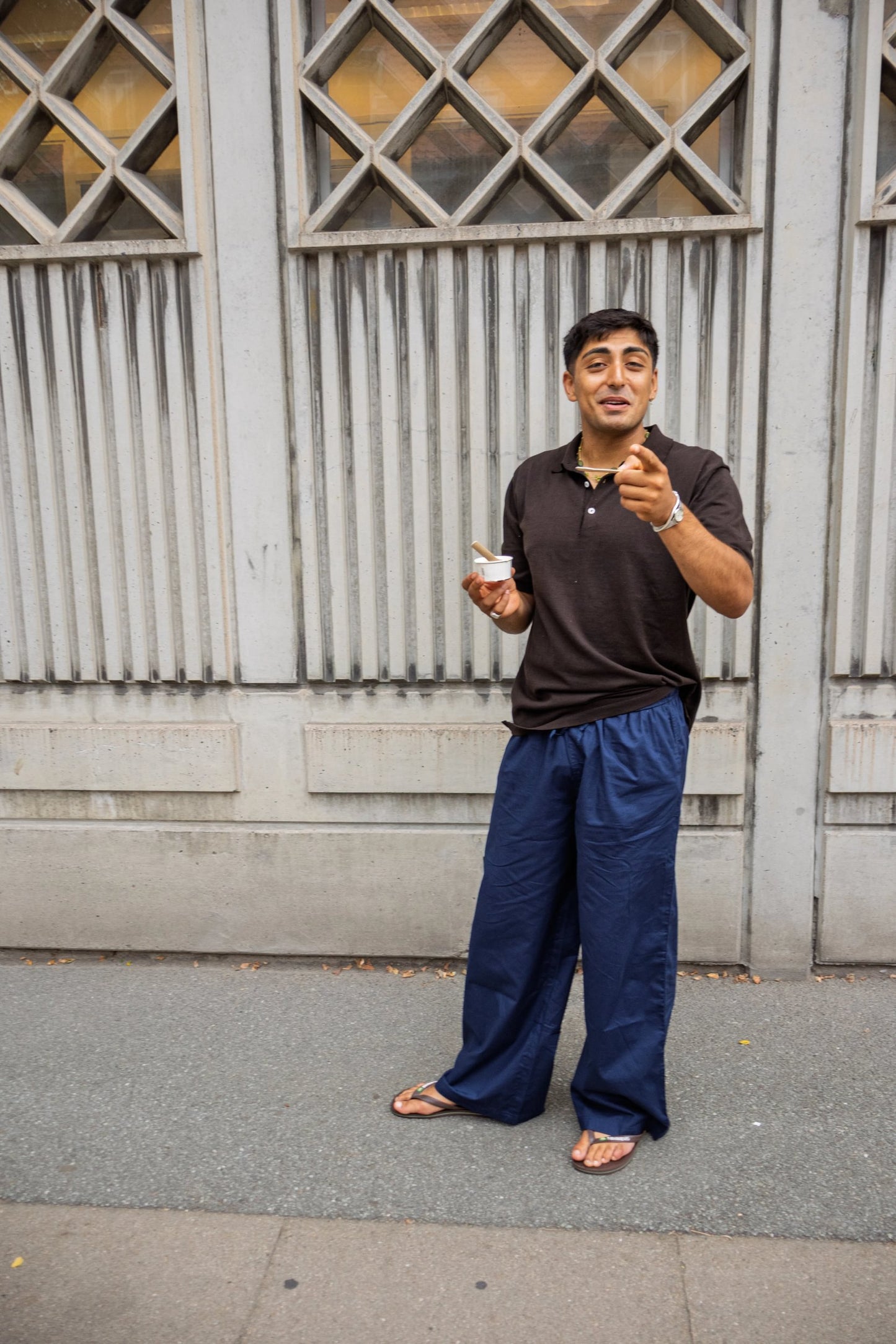 Emil is 183 cm tall and wears size L. | navy