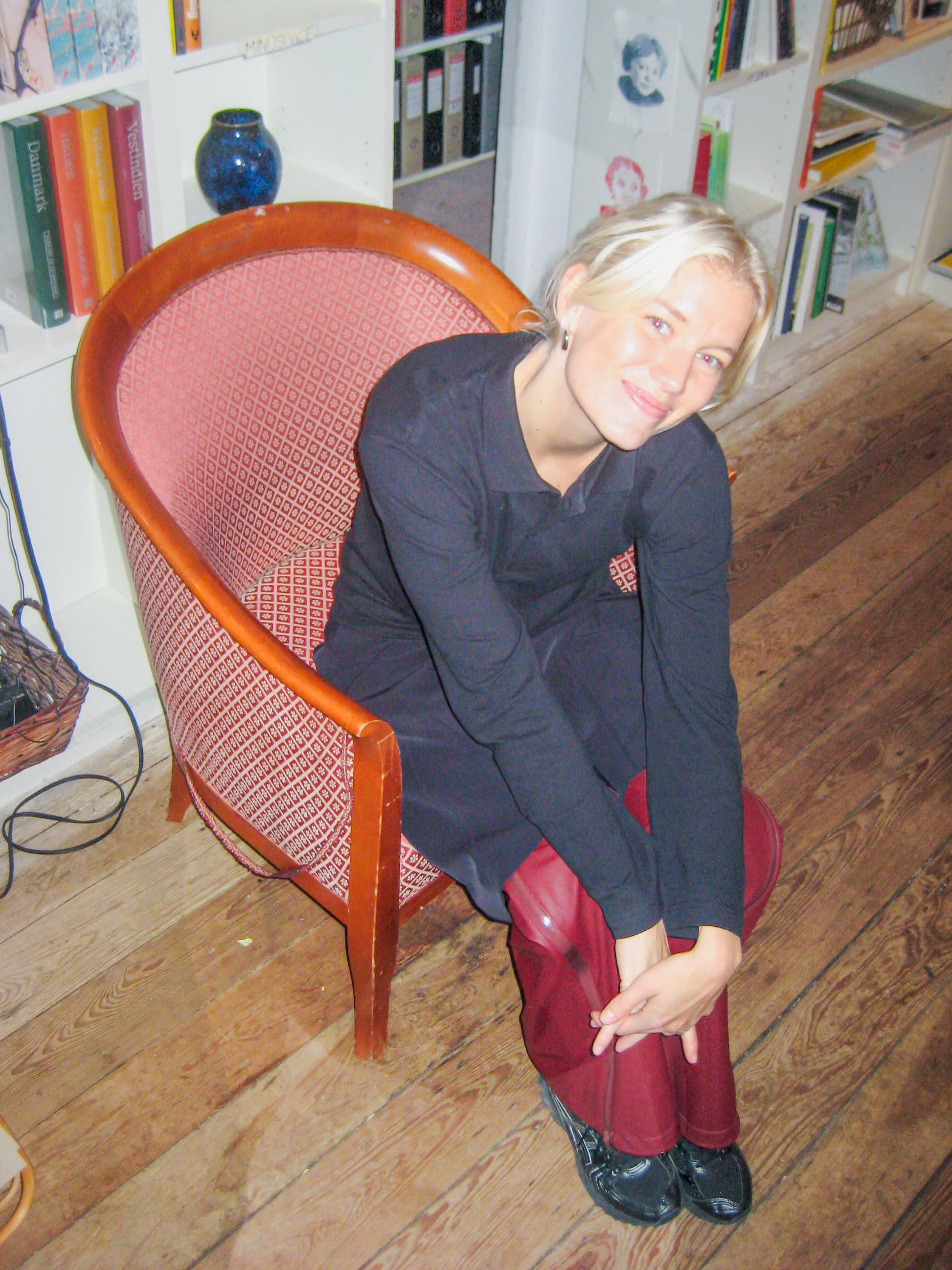 Sofie is 172 cm tall and wears size S. | black