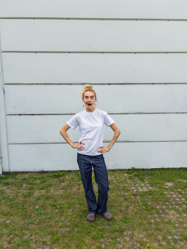 Alma is 174 cm tall and wears size M. | white