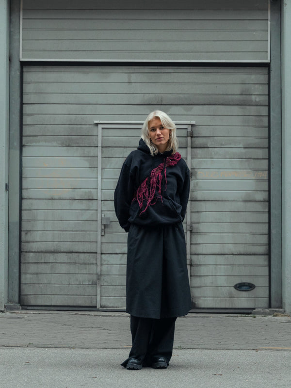 Sofie is 170 cm tall and wears size S. | black