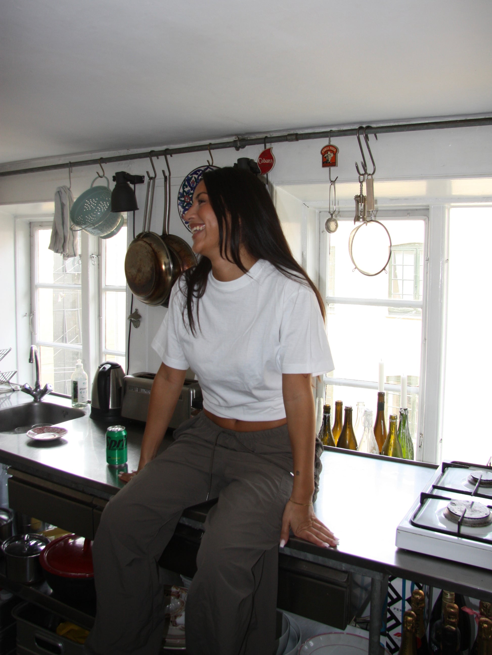 Nanna is 166 and wears size S. | white