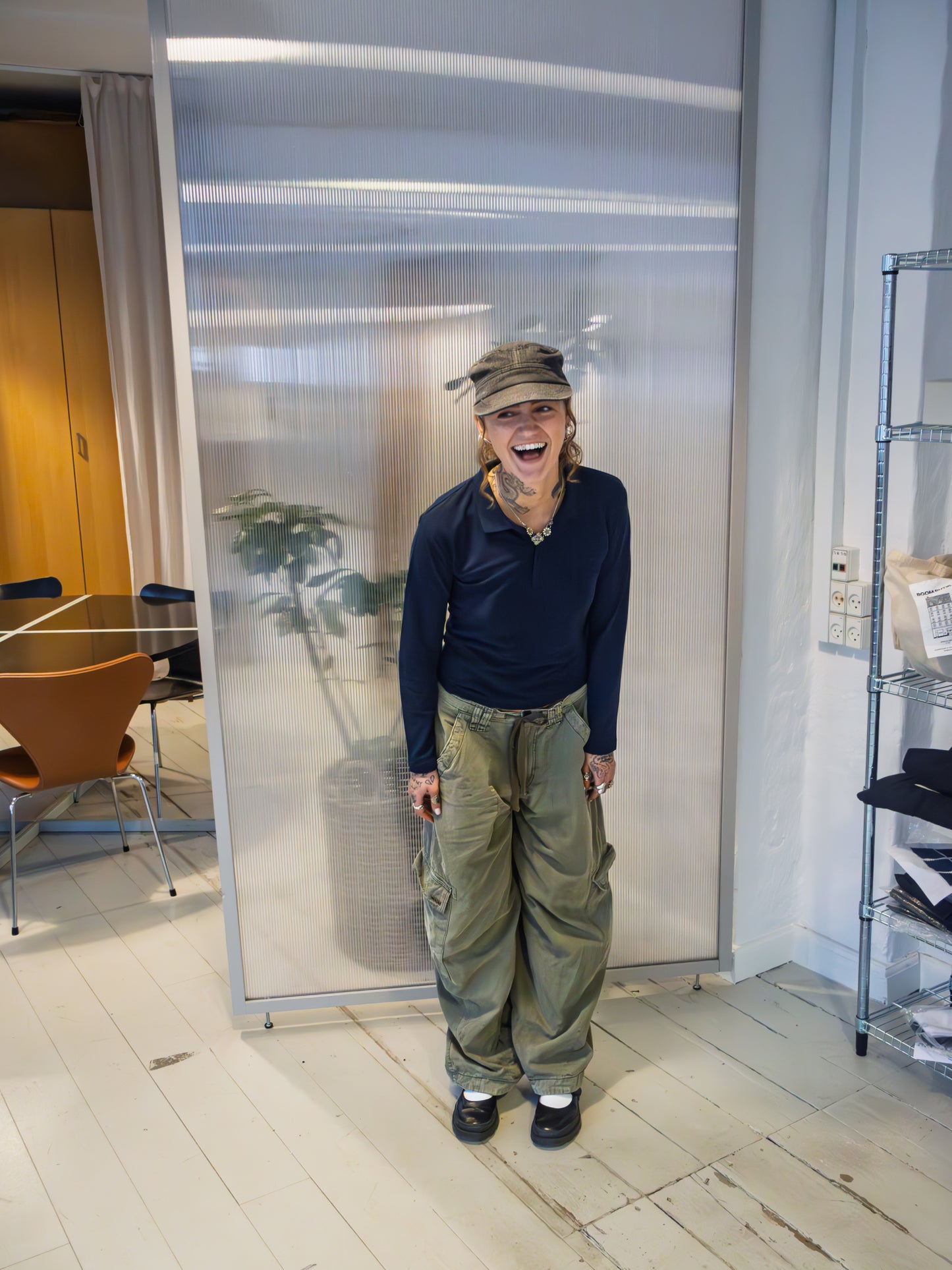 Astrid is 165 cm tall and wears size XXS. | navy